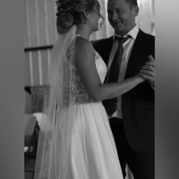 Bridal veil - Picture 1 of 4